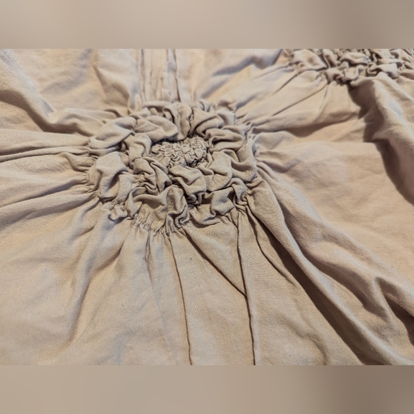 Pair of Lenox bloom standard shams - Picture 2 of 10